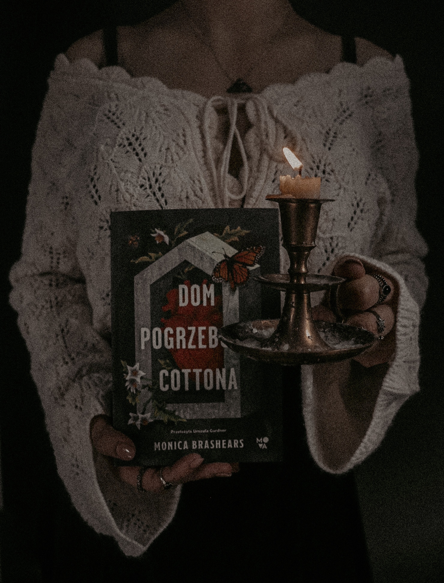 „Dom Pogrzebowy Cottona” – Monica Brashears